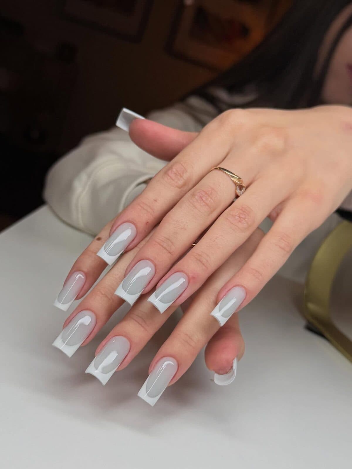 Hvid fransk manicure