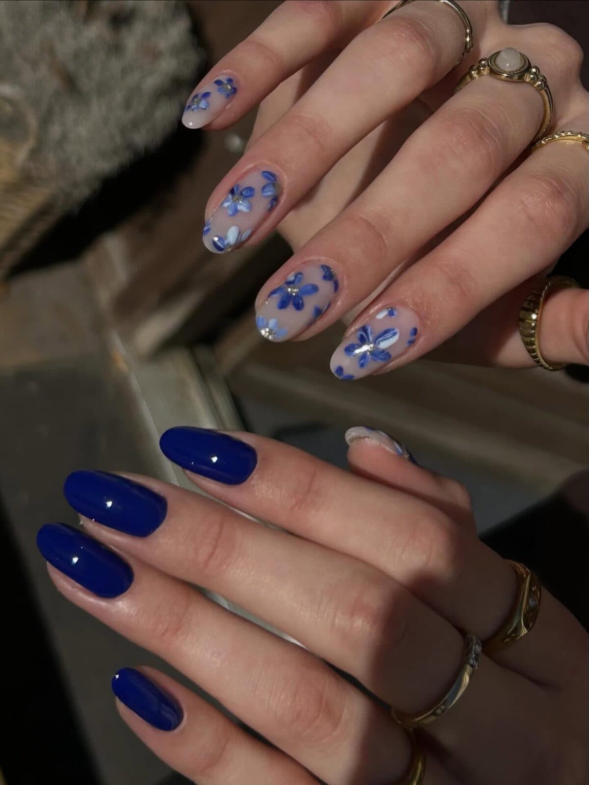 Blå blomster nail art